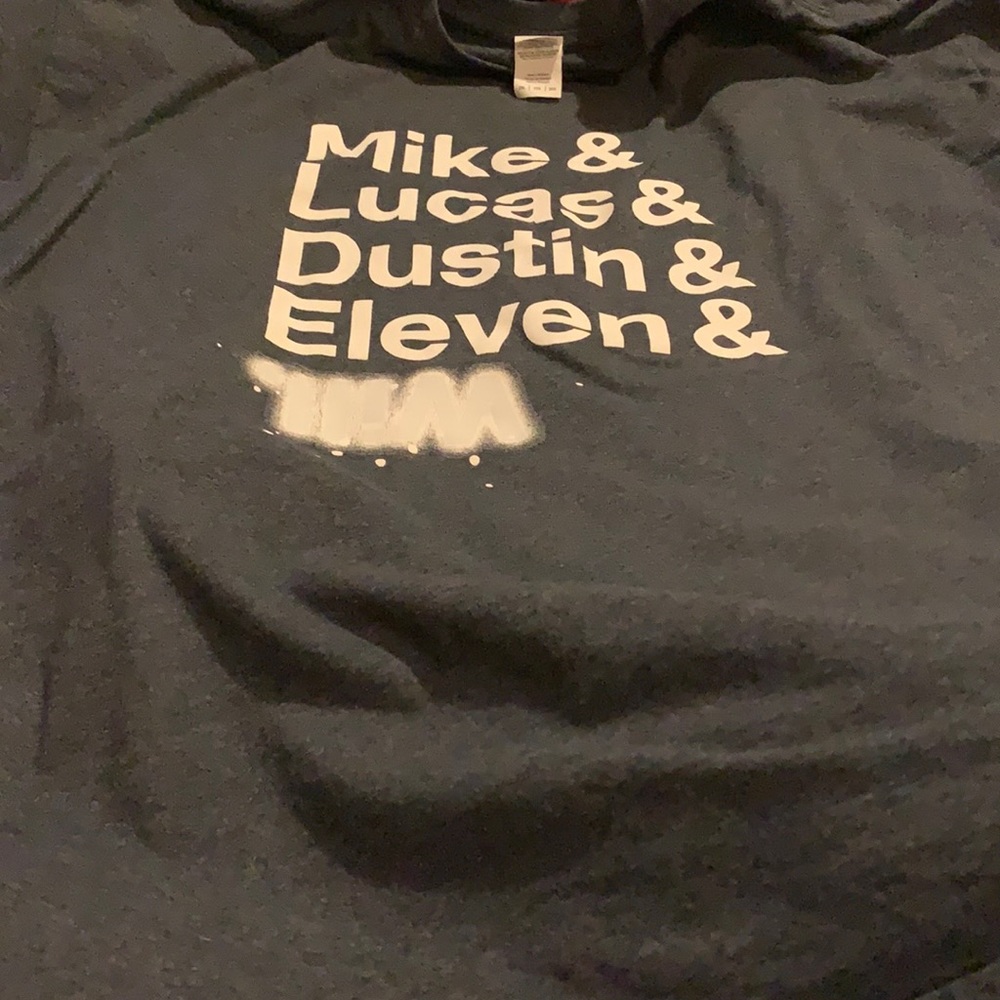 Men’s 2xl stranger things shirt